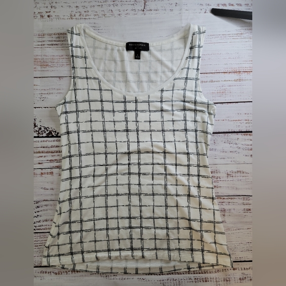 Banana Republic Tops - Banana Republic S tank top